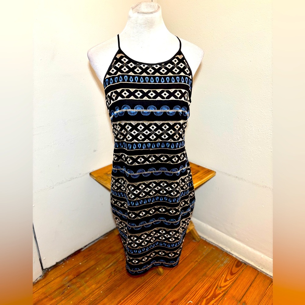 White House Black Market Sleeveless Embroidered Dress